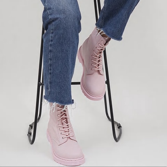 Dr. Martens 1460 Pascal | Chalk Pink - Picture 12 of 13